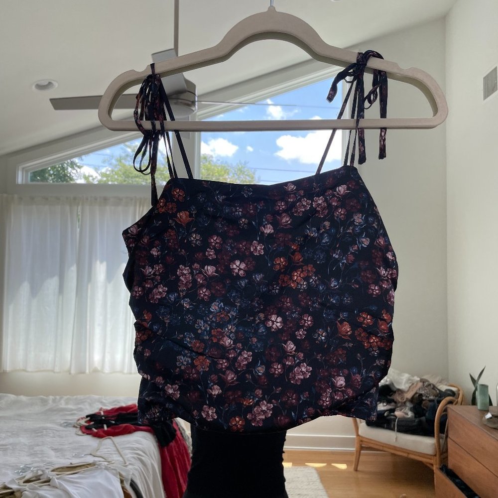Abercrombie Floral Black Crop Tank- NEVER WORN